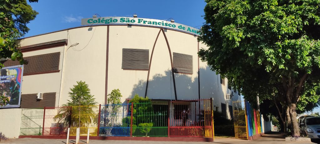 Fachada do Colégio São Francisco de Assis - Mandaguaçu