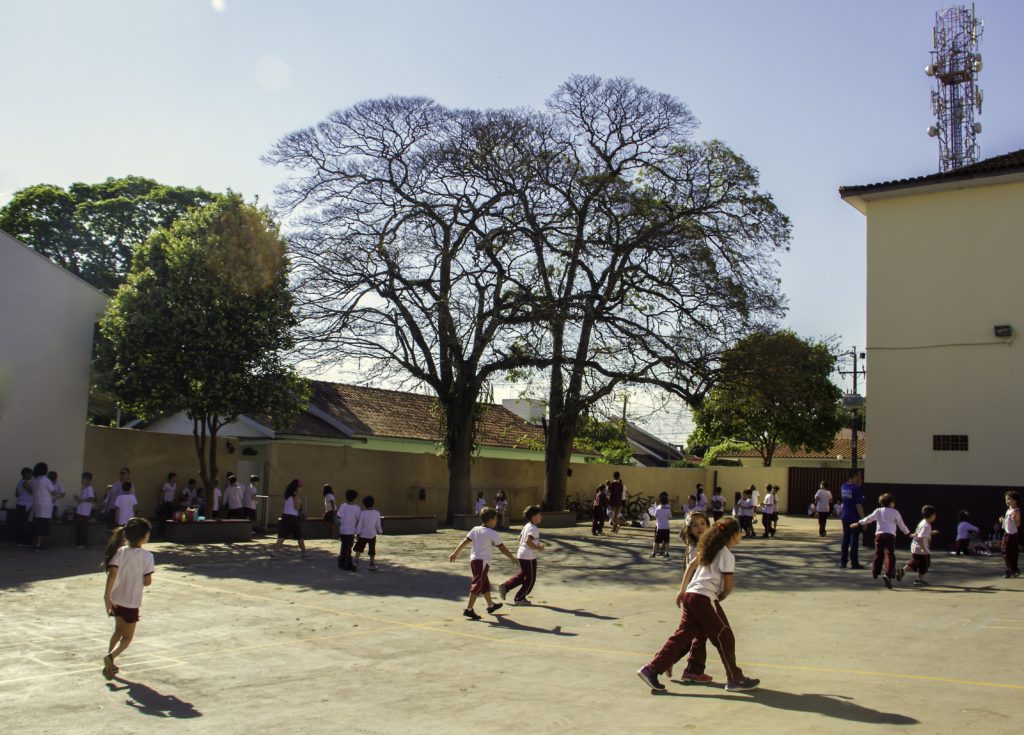 Área externa do Colégio São Francisco de Assis - Mandaguaçu