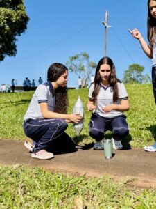 Lançamento de foguetes no Parque Lagoa Dourada